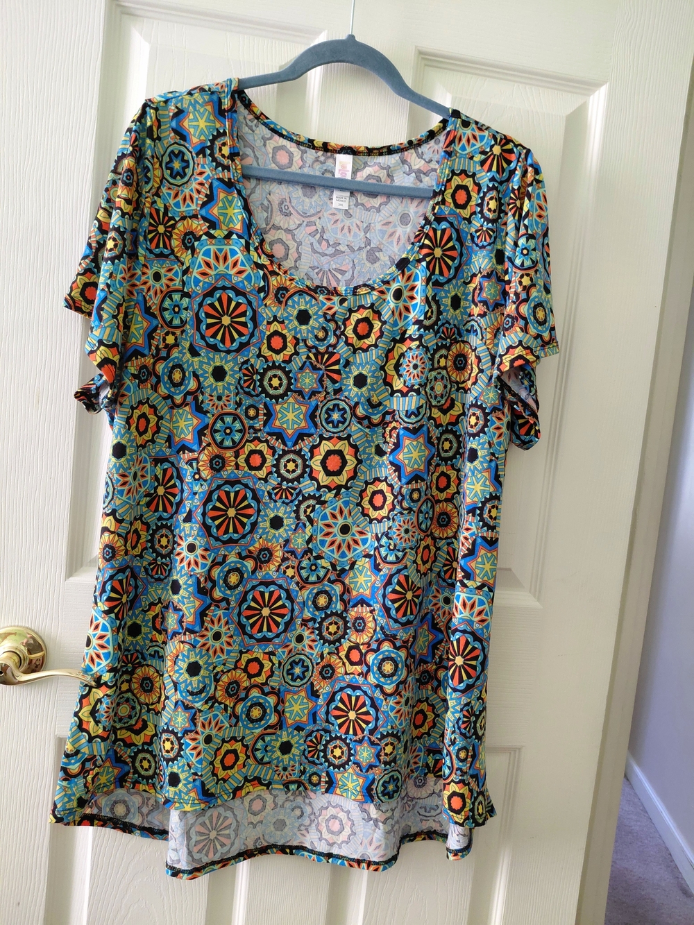 LuLaRoe Irma Multicolored Geometric Scoop Neck Tunic Size 3XL Perfect For Fall
